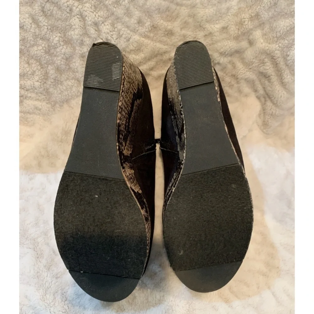 ATTENTION Sz 8.5M Faux Black Suede & Snakeskin Peep Toe Platforms